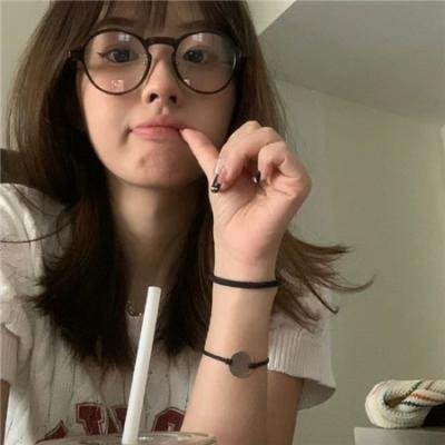 肮脏的黑袋子
